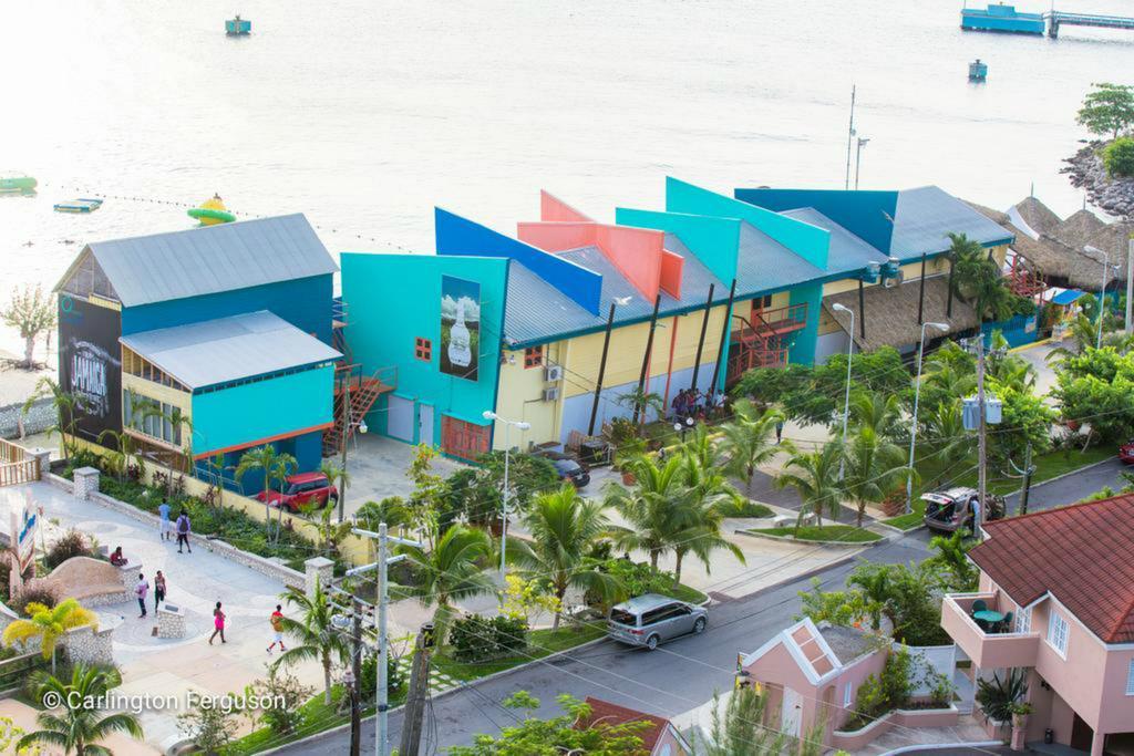 Fisherman'S Point Beach-Front Condomania Очо-Риос Экстерьер фото